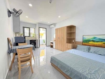 Căn Hộ Ban công Rộng 40m2 có MGR ngay Chợ Hoàng Hoang Thám - Khu K300