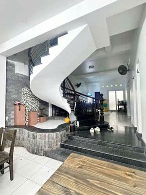 Mặt tiền Đặng Thùy Trâm Phường 13 Quận Bình Thạnh