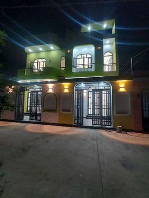 Nhà 1 trệt 1 lầu