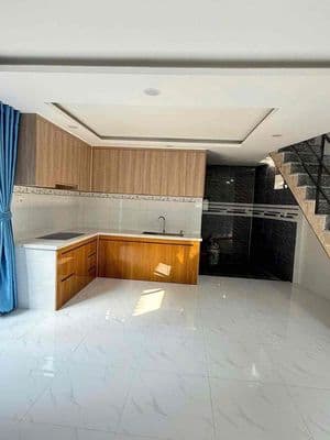 nhà lầu. hẻm ba gác. gần phạm văn đồng. linh xuân. đường số 8. sổ sạch