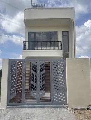 NHÀ MỚI XÂY 5X20 -2 TẦNG HOÀN CÔNG- GIÁ 3TY6 - Ô TÔ TỚI NHÀ - LONG HẬU