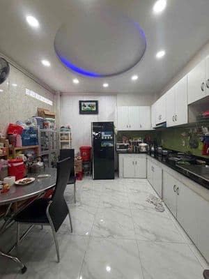 BÁN NHA NGAY HO HOC LÃM HẺM XE HƠI ĐỔ CỬA DT 4X20M-3 TANG CHỈ 6TY90