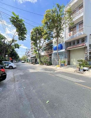 Nhà Thuê 4x22m.Cấp 4.Khu Nội Bộ Tô Hiệu.Gía:10tr