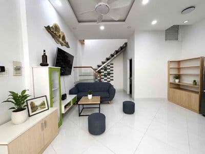 NGAY CV Làng Hoa, 31m2, Nhà đẹp đúc BTCT, gần MT Lê Văn Thọ, Nhỉnh 3T