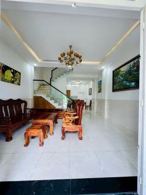 Nhà như mới,dt5*14m,3lau,4pn,sân thượng,đầy đủ nôi thất, oto đậu cửa