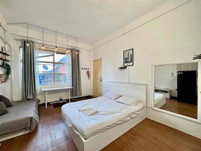 Cho Thuê Studio 25m2_Chung Cư Cũ_ Thang Máy_ Ngay Bến Thành