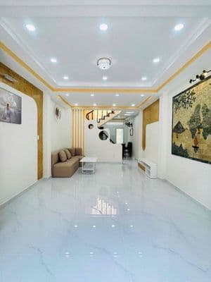 Gộp Bank- Giá chỉ 4 tỷ- Hồng lạc 50m2(4x13), 2 tầng P10