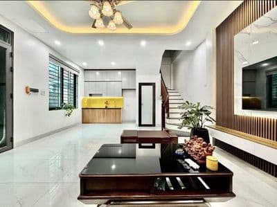 bán căn nhà 36m2 gần ĐH CÔNG NGHIỆP - ô tô đỗ cổng
