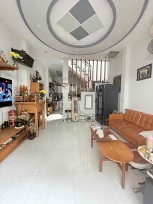 Nhà Phạm Văn Đồng - chỉ 5.2T giá tốt - Nhà tốt - 4.2x12m vuông vức