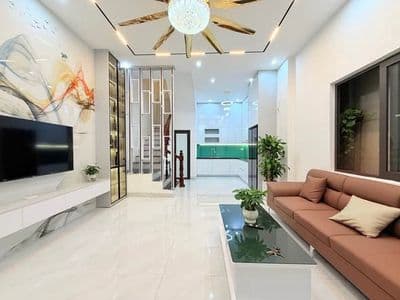 bán nhà giá rẻ Cầu Giấy lô góc 3 mặt thoáng