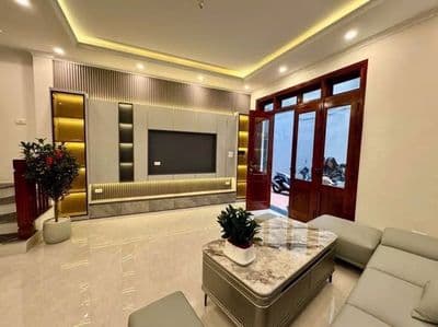 bán nhà 50m² phường Việt Hưng lô góc thang máy