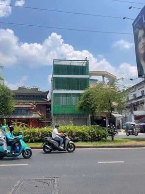 Cho thuê tòa nhà 8.3x 21 mặt tiền đường hồng bàng, q6 150tr/ tháng.