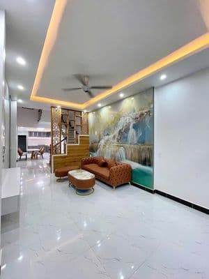 BÁN NHÀ 4 PN NGAY TRUNG TÂM - NGAY DƯỢC HẬU GIANG ĐƯỜNG NGUYỄN VĂN CỪ