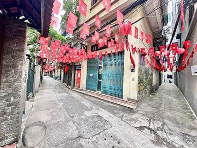 bán nhà 4PN quận Cầu Giấy ô tô KD sát nhà