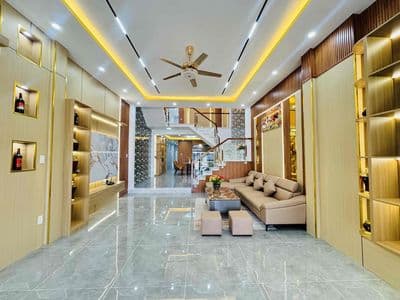 NHÀ 2 TẦNG : NGUYỄN QUANG LÂM - Đối diện Trường