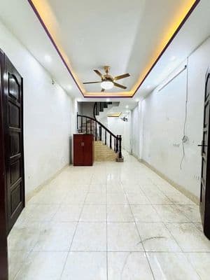 bán nhà 35m2 Cầu Giấy 5 tầng sổ đẹp