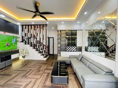bán nhà đẹp Long Biên 46m² thang máy ô tô đỗ cổng