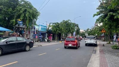 Biệt thự trệt 2 lầu 1000m2 - Đã hoàn công-Đối diện Đại Học TDM
