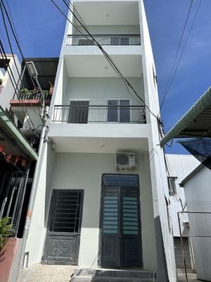 CẦN BÁN DÃY TRỌ 3 TẦNG NGAY BẾN XE