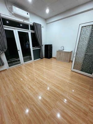 CHÍNH CHỦ CHO THUÊ PHÒNG STUDIO BAN CÔNG, SẴN MÁY LẠNH, DIỆN TÍCH RÔNG