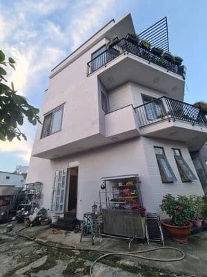 Bán nhà đường Đặng Thúc Vịnh ngay chợ Hóc Môn