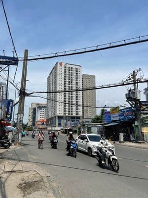 Mặt tiền 4,2m*27,9 Nguyễn xí. Đang cho thuê có dòng tiền