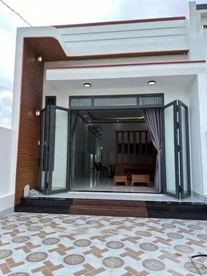 Nhà cấp 4 hiện đại sổ riêng thổ cư 100%. 1 sẹc đường cây xăng Đức Hưng
