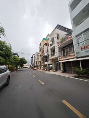 Kho 250m2 - ngang 10m - đường lớn 10m có lề