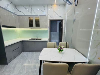 CHIỀU DÀI 14M-HẺM XE HƠI 5M-3PN,3WC-SỔ ĐẸP NỞ HẬU -GIÁ 4.1 TỶ(TL)