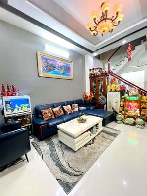 NHÀ GẦN TL19– CHIẾN KHU –NGÃ TƯ GA – 60M² – 3 TẦNG – 4PN 5,XTỶ