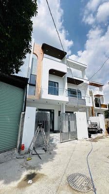 Chính Chủ Cần Bán Nhà Lầu Full Nội Thất CHỢ PHÚ MỸ PHƯỜNG BÌNH DƯƠNG