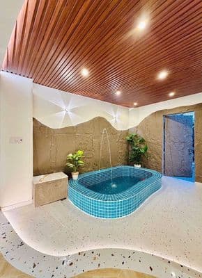 Giá giật mình! Nhà 2 mặt tiền hẻm xe hơi Phạm Văn Chiêu có hồ bơi