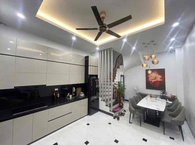 phố Trương Định_DT:30m_5 tầng, 3 ngủ tặng full nội thất