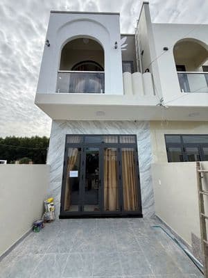 Chính chủ bán gấp căn nhà 1 trệt 1 lầu giáp kdl Bửu Long chir500tr