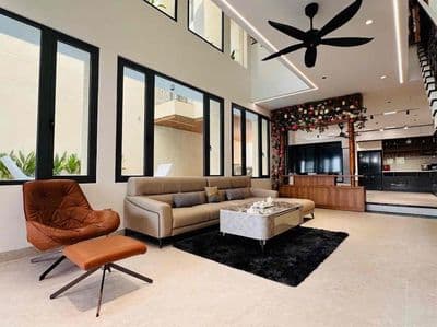 Cần cho thuê villa 3 tầng xây mới 99% gần Crow