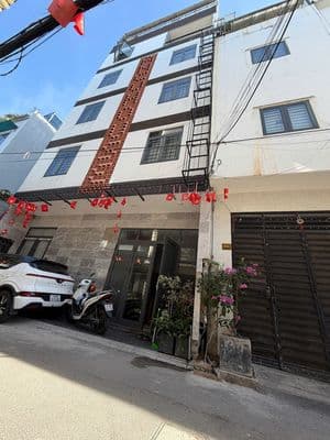 Cho Thuê Toà Căn Hộ 5 Tầng - Tổng 18 Phòng - ngay cầu Rồng