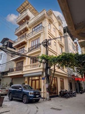 gia đình cần bán nhà như hình, phân lô 2 mặt ô tô tránh