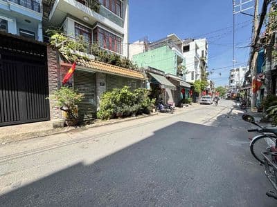 Hơn 3 tỷ, Gần 30m2, Hẻm thông, Vài bước ra mặt tiền, CV Làng Hoa