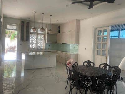 Cho thuê biệt thự khang điền, dt: 385m2/40 triệu/1 tháng