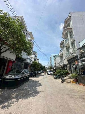 CHỦ ĐÃ GIẢM CHÀO 3 LẦN - SIÊU PHẨM 4 TẦNG BTCT 2 MẶT HẺM XE TẢI