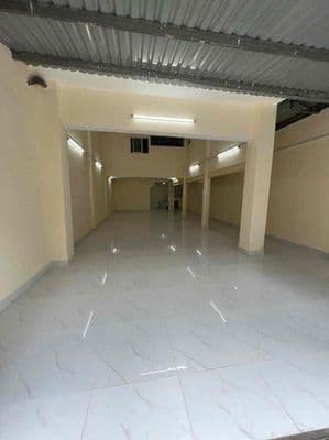 Cho thuê nhà cấp 4 có lửng rộng 100m2 đường xe tải làm kho để ở vp cty