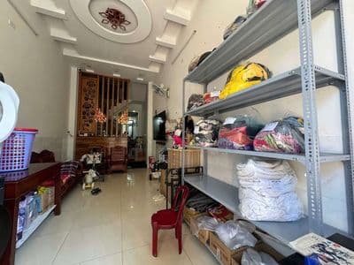 Bán nhà mặt tiền đường Nguyễn Nghiêm, sát chợ Thành Thái