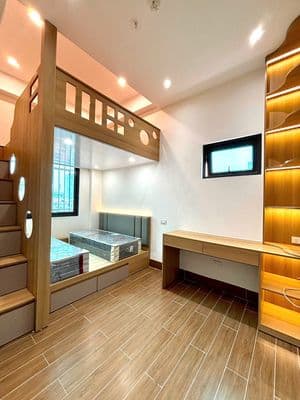 Gác xép, 1 ngủ ô tô đõ cửa mới tinh, tại Học viện múa, Doãn Kế Thiện