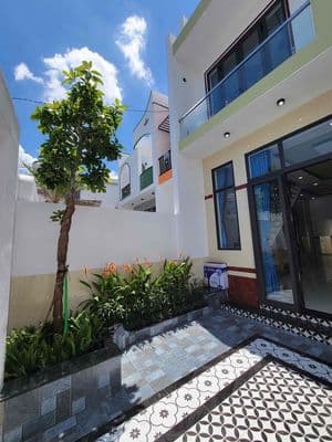 nhà đối diện giáo xứ ngã ba Mỹ hạnh