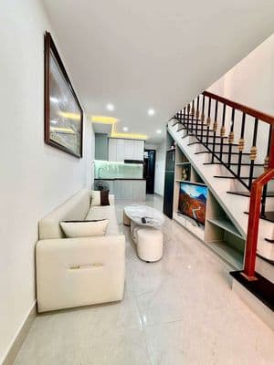 Nhà đẹp trần cao vân - sát biển 30m - full nội thất xịn - 2 mặt kiệt