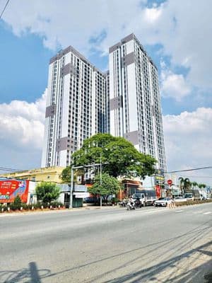 chung cư mới toanh 60 m2, 2pn chỉ nhinh 2 toi. chủ tặng 1 chi ai chot