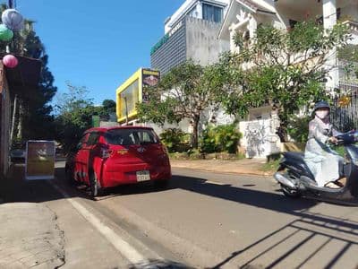 Bán mặt bằng giáp Công Viên Diên Hồng