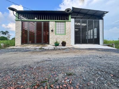 Bán nhà mới đẹp, dt 10m x 25m, đường 5m thông thoáng
