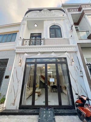 Nhà lầu xây mới Full nội thất - Gần Đại học Y dược và Đại học Cần Thơ