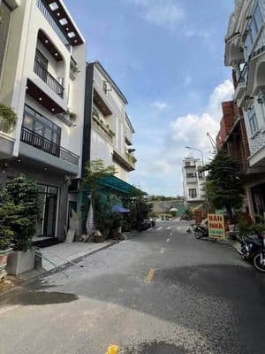 bán nhà phố Phú Hồng Đạt Bình Dương giảm giá